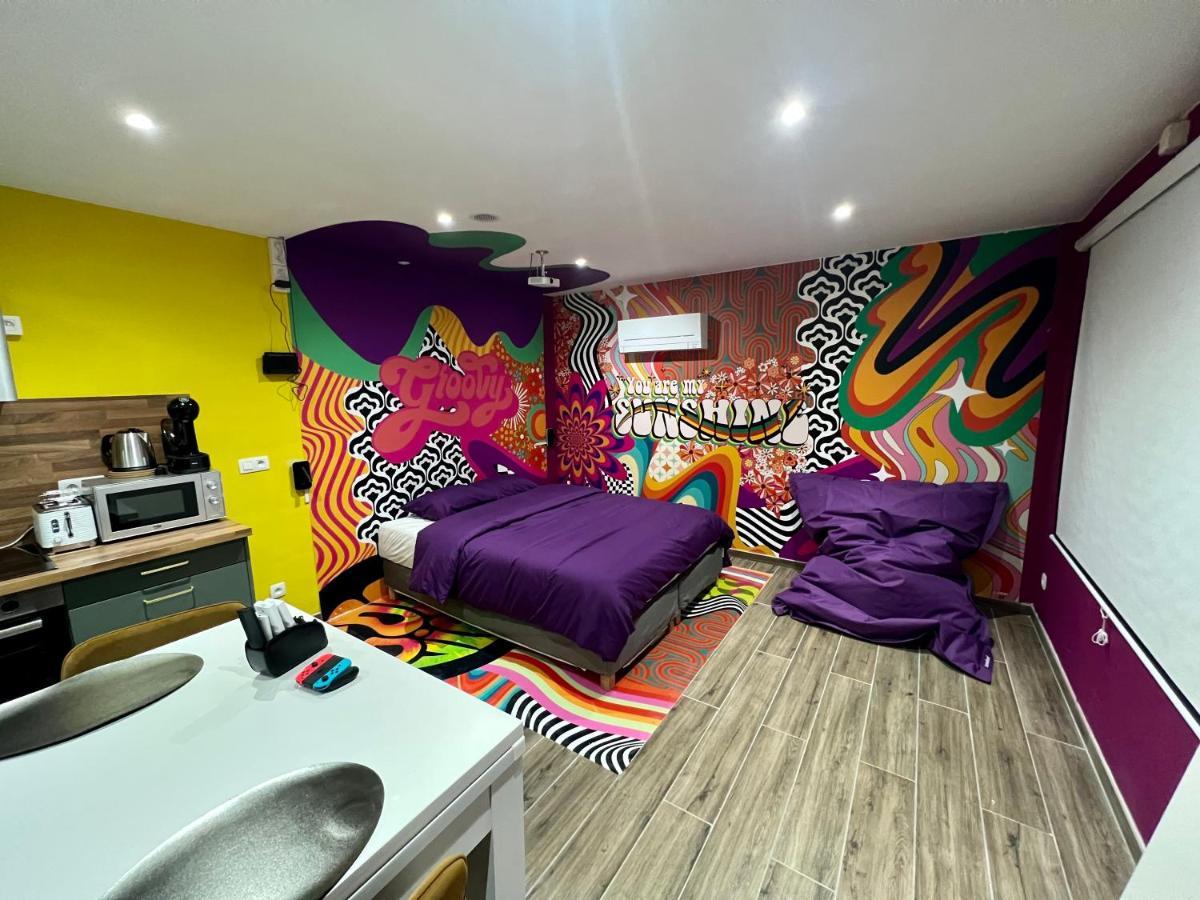Capsule Groovy-Jacuzzi-Sauna-Billard-Netflix- Nintendo Switch & Jeux Mons Zewnętrze zdjęcie