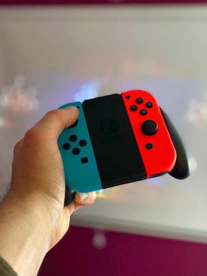 Capsule Groovy-Jacuzzi-Sauna-Billard-Netflix- Nintendo Switch & Jeux Mons Zewnętrze zdjęcie