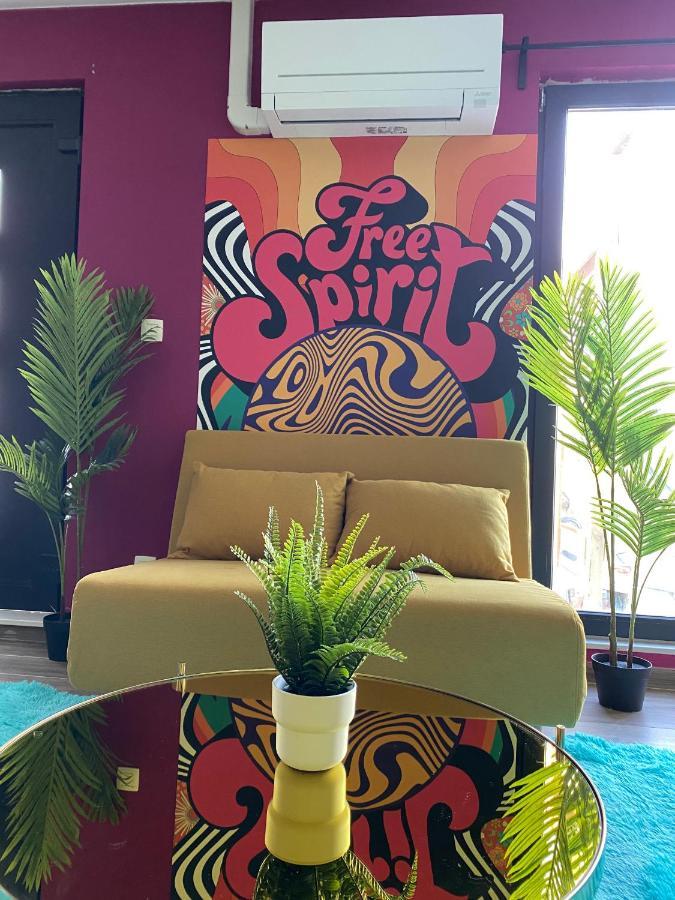 Capsule Groovy-Jacuzzi-Sauna-Billard-Netflix- Nintendo Switch & Jeux Mons Zewnętrze zdjęcie