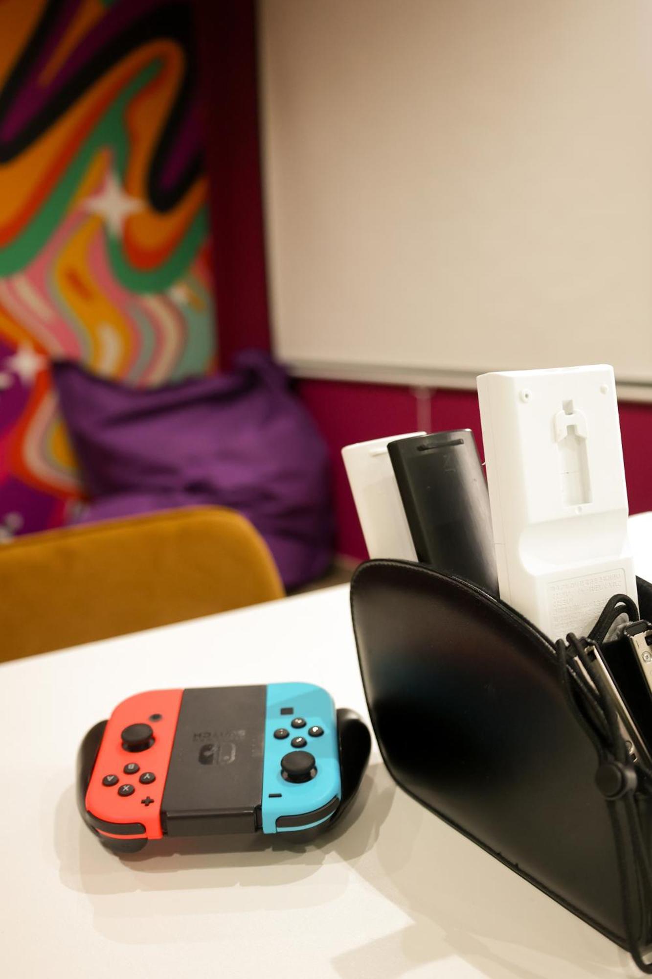 Capsule Groovy-Jacuzzi-Sauna-Billard-Netflix- Nintendo Switch & Jeux Mons Zewnętrze zdjęcie