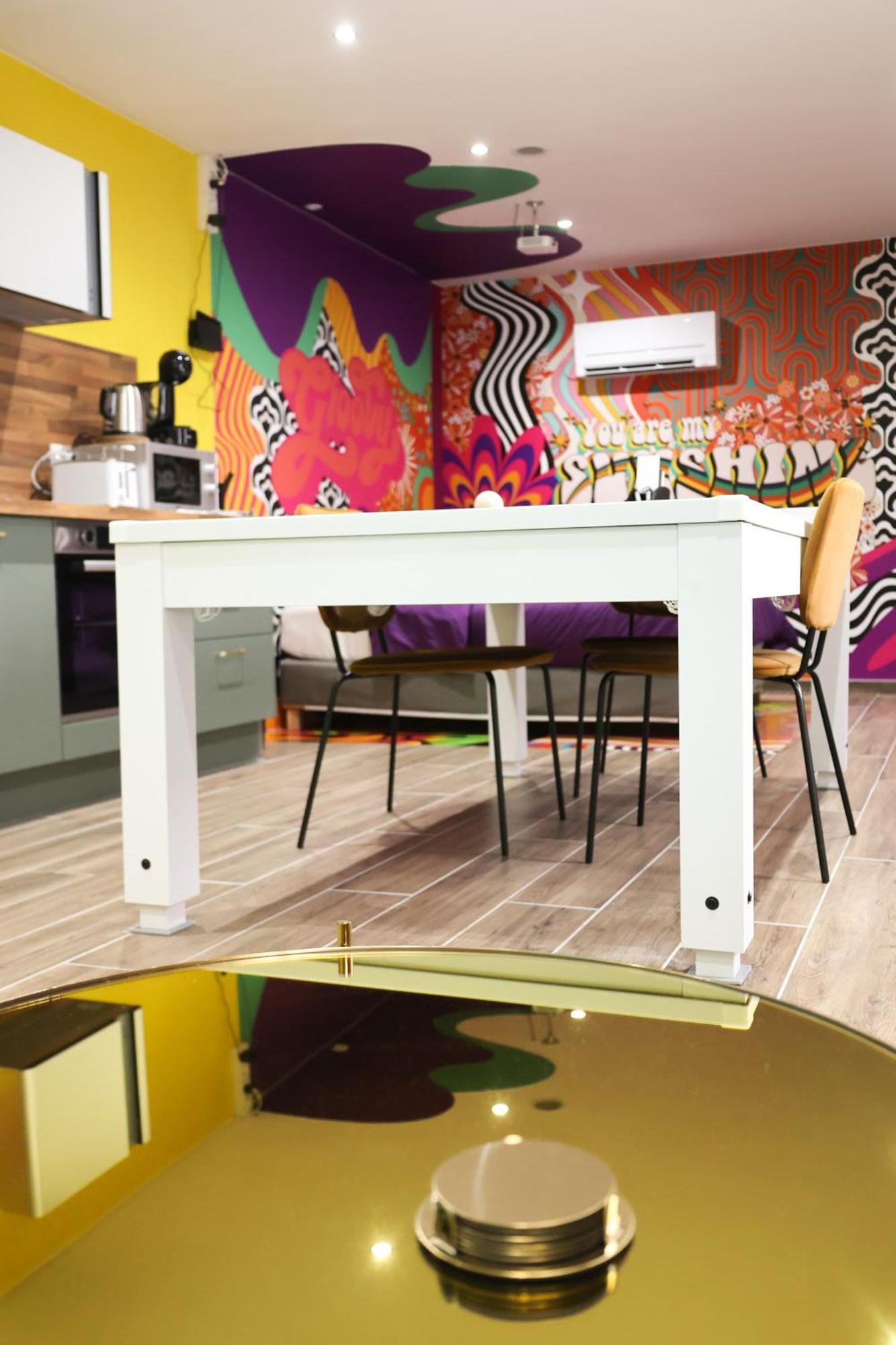 Capsule Groovy-Jacuzzi-Sauna-Billard-Netflix- Nintendo Switch & Jeux Mons Zewnętrze zdjęcie