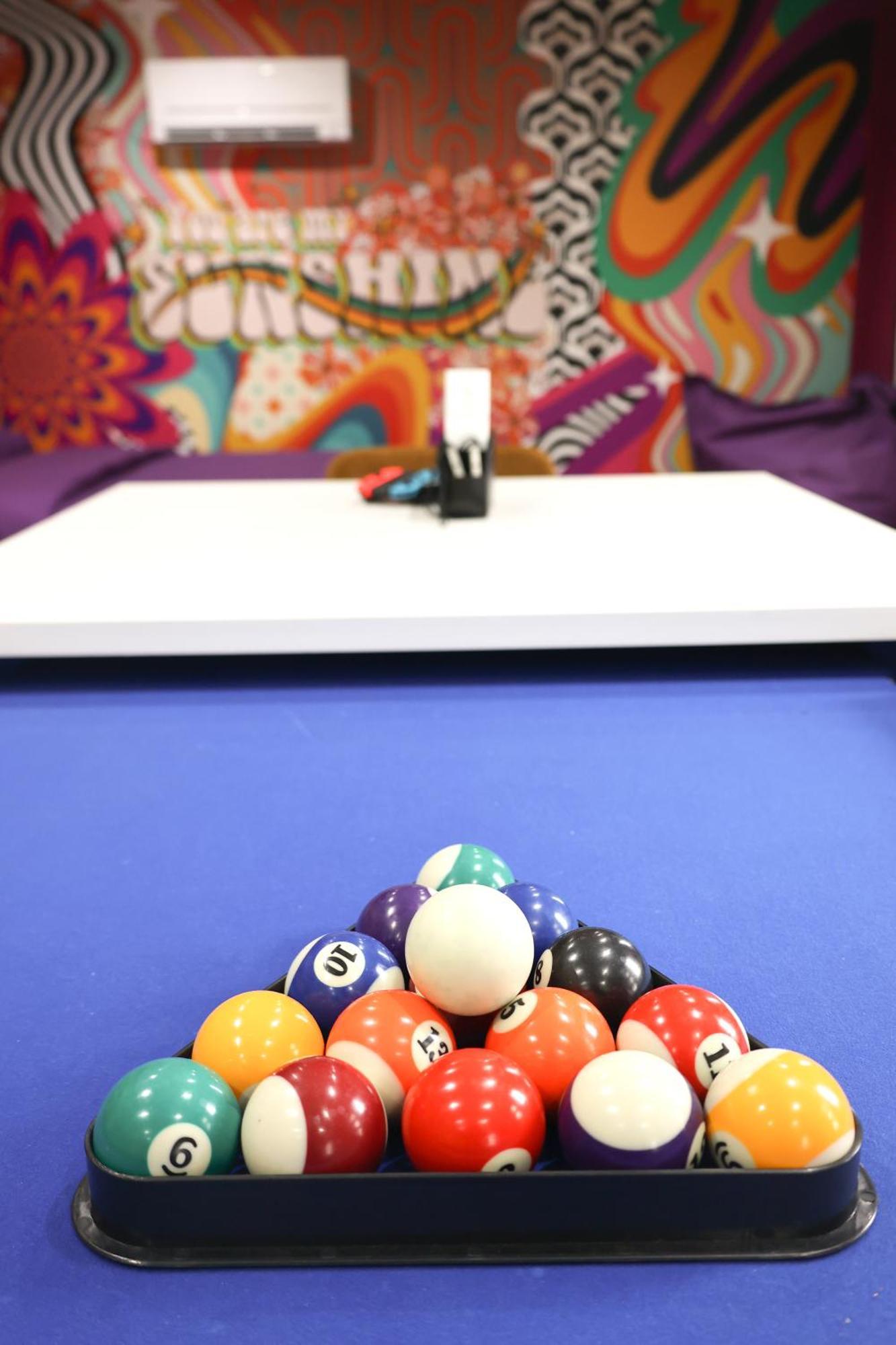 Capsule Groovy-Jacuzzi-Sauna-Billard-Netflix- Nintendo Switch & Jeux Mons Zewnętrze zdjęcie